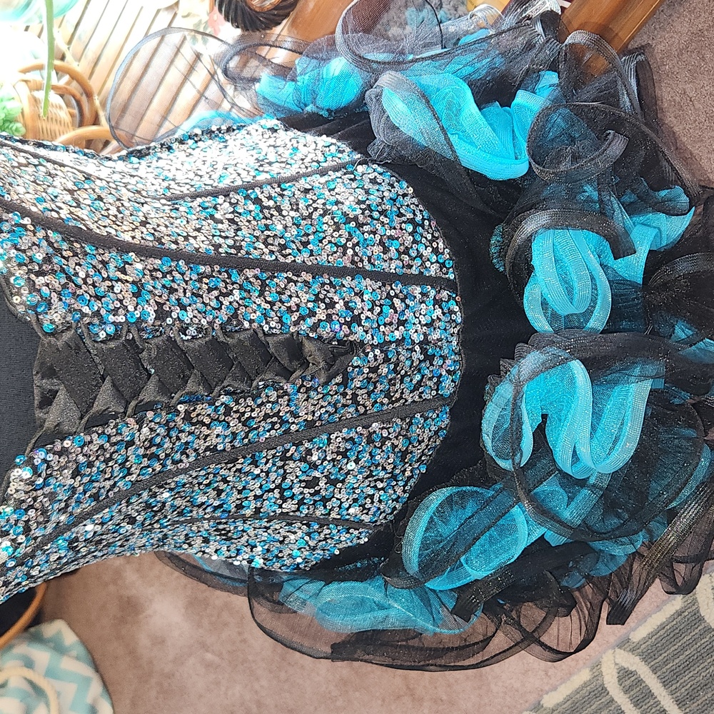 Ryler Matthew Prom Dress - Picture 5 of 10